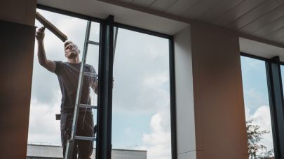 Facilicom, Gom, glasreiniging, glaswas, gevelreiniging, schoonmaak, special cleaning, graffiti, anti-graffiticoatings, glasreiniging, hoogwerkers, ruitenwassers, VCA Facilicom, Gom, glasreiniging, glaswas, gevelreiniging, schoonmaak, special cleaning, graffiti, anti-graffiticoatings, glasreiniging, hoogwerkers, ruitenwassers, VCA
