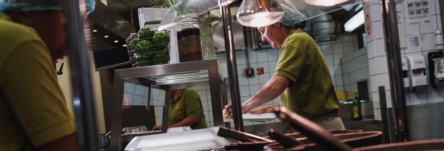 Facilicom, Prorest, catering, maaltijden, chef, seizoensgebonden, gastvrijheid, assortiment, gevarieerd, lekker, gezond, genieten, milieu, duurzaamheid, variatie, Natural Delicious, The Market, formules, gezond, lekker, assortiment, sfeer, menuaanduidingen, bedrijfskleding, restylen, seizoensgebonden, service, ontspanning, variëteit, duurzaamheid, het nieuwe cateren, efficiënt, flexibiliteit, creativiteit, ontmoetingsplek, hospitality, gastvrijheid, commercieel, tevredenheid, productiviteit