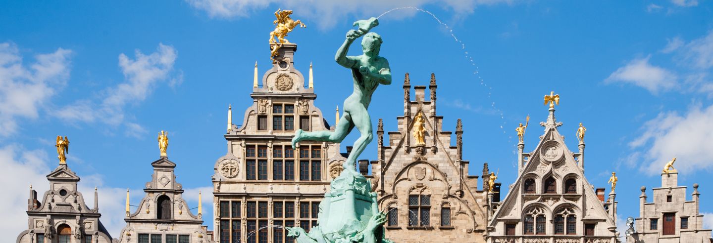 Brabo standbeeld Grote Markt Antwerpen