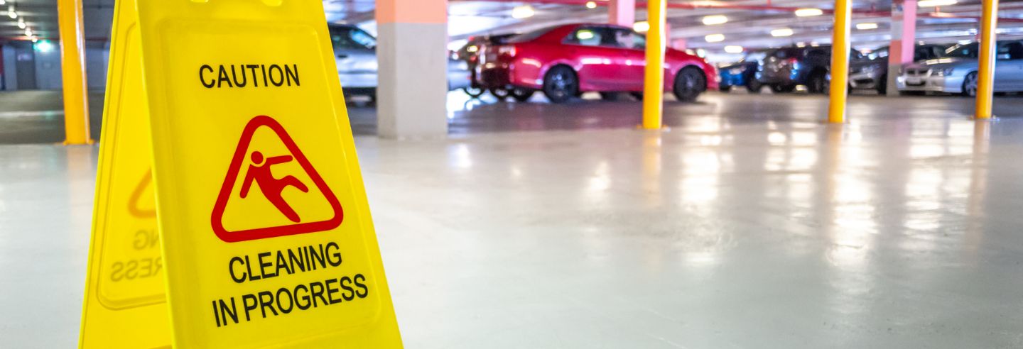 bordje schoonmaken parking opgepast