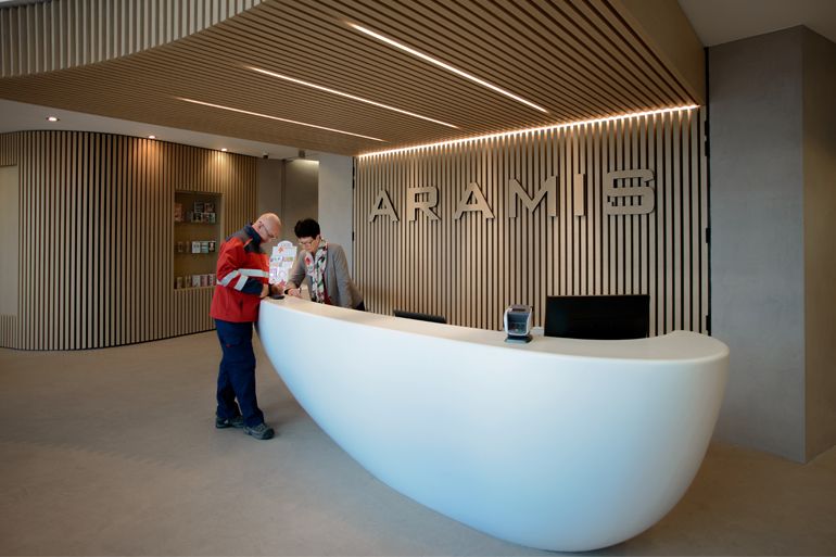 Facilicom, Facilicom Solutions, facility management, facilitaire dienstverlening, concepten, bedrijf, receptiediensten, RespondR, Happy Or Not, hospitality, gastvrijheid, ontvangst, onthaal, receptionist, vergaderzalen, meeting rooms, mailroom, operationele ondersteuning, gasten